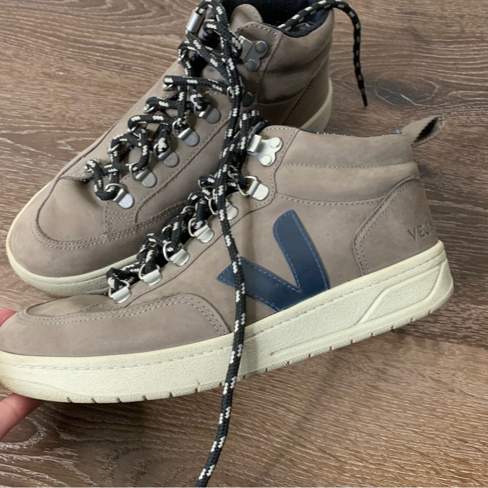 Veja Roraima Nubuck moon rock high top sneakers 7 - Picture 5 of 11